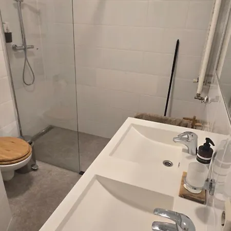 Spacious With Private King Bathroom 3*